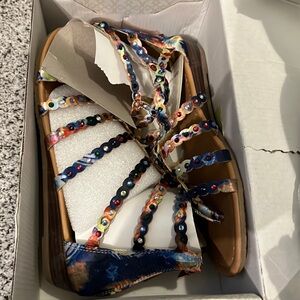 Daisy Fuentes Gamma Sandals NWT